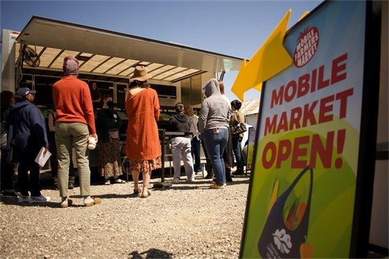 Photo of mobile farmers market truck